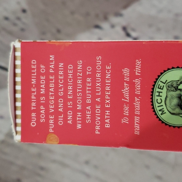 Michel Design Works Joyeux Noel Shea Butter Soap Made In England 3.5 Oz New - Picture 2 of 4